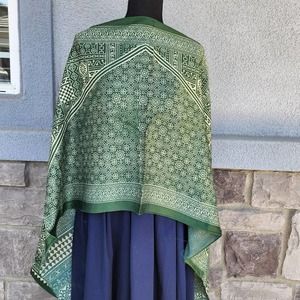NWT Green Silk Scarf With paisley Print